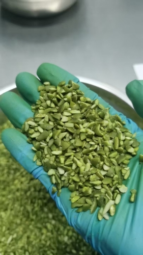 王横食品推出新品南瓜子仁碎，生熟两用开启健康食材新体验